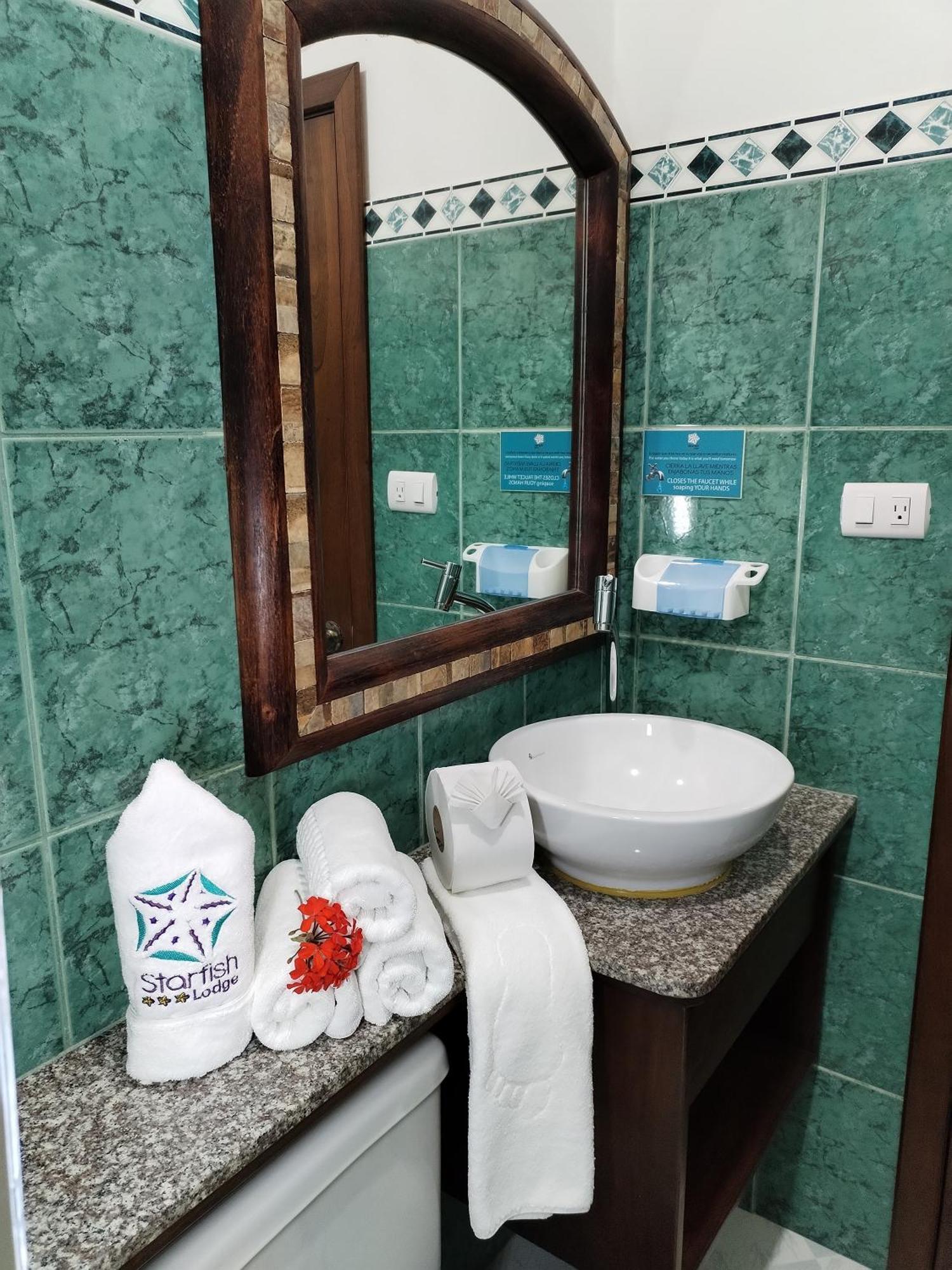 Hotel Starfish Puerto Villamil Kültér fotó