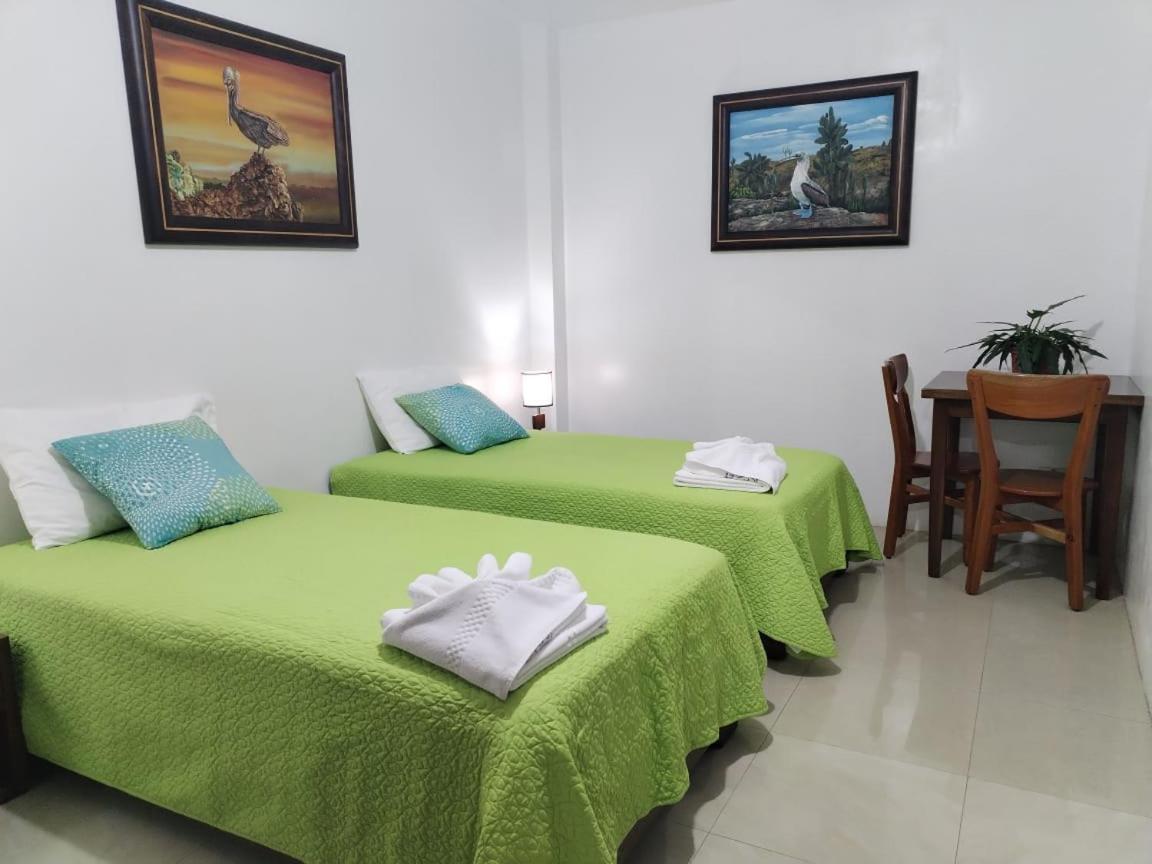 Hotel Starfish Puerto Villamil Kültér fotó